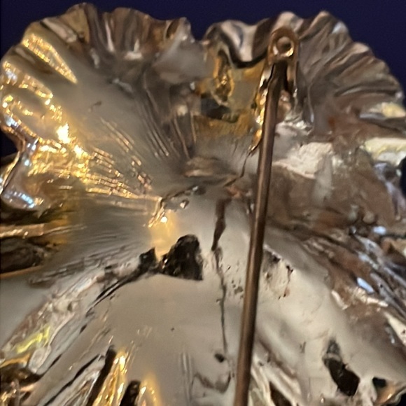 VINTAGE EXQUISITE Birthday Flowers Series 1950s Vintage Large Pansy Brooch. - Picture 6 of 8